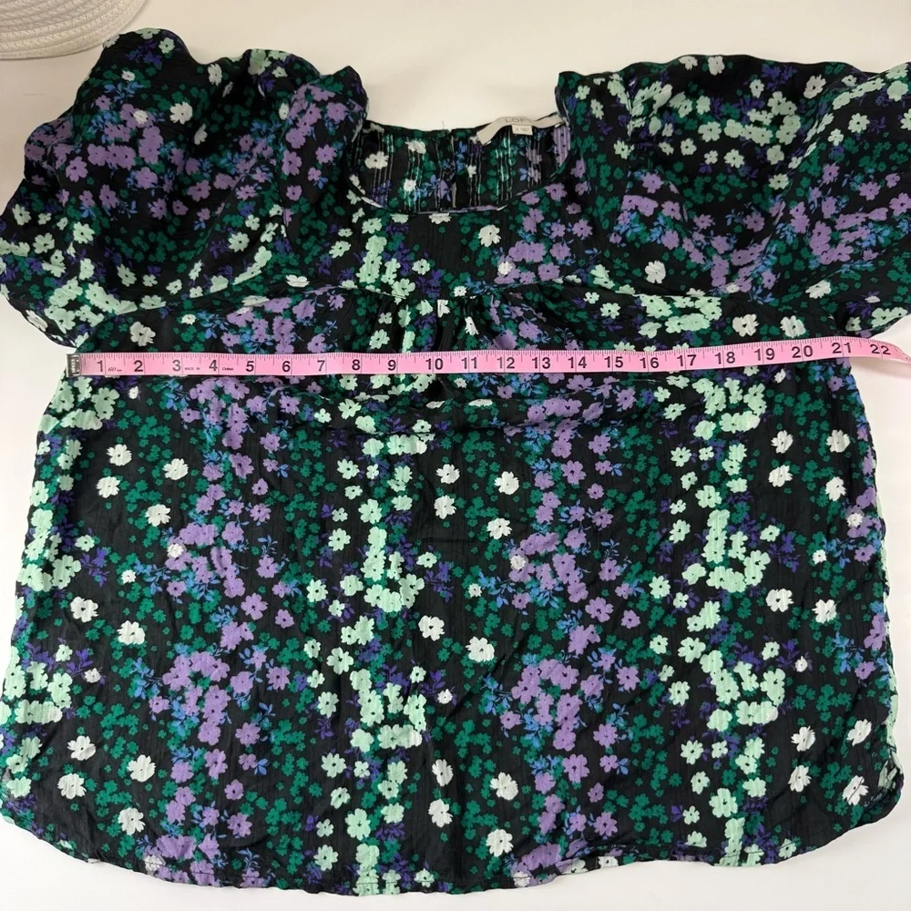 Loft Puff Sleeve Top Womens Medium Black Purple Green Floral Flower Blouse Shirt